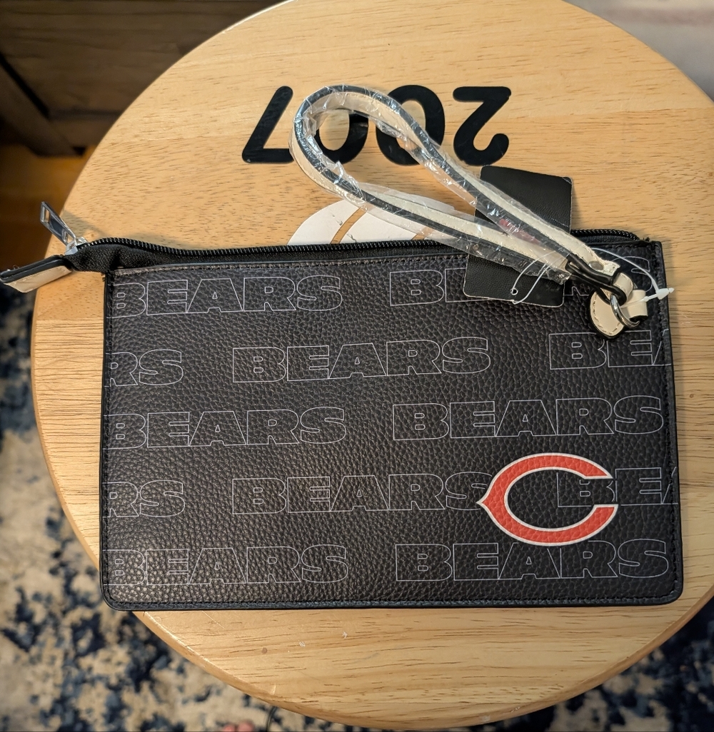 NWT Chicago Bears Wristlet
